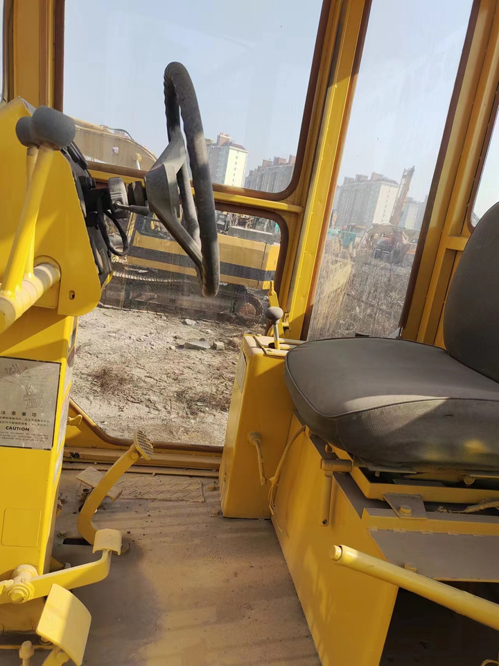 KOMATSU GD825A - Niveleuse: photos 4 KOMATSU GD825A - Niveleuse: photos 4