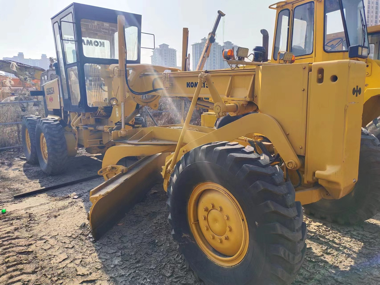 KOMATSU GD825A - Niveleuse: photos 5 KOMATSU GD825A - Niveleuse: photos 5