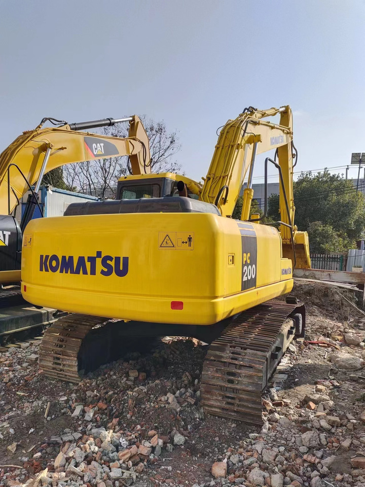 KOMATSU PC200-7 - Pelle sur chenille: photos 2 KOMATSU PC200-7 - Pelle sur chenille: photos 2