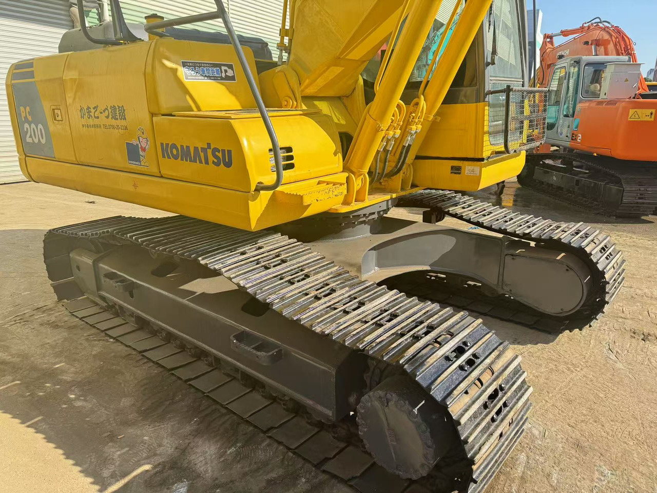Pelle sur chenille KOMATSU PC200-8: photos 8