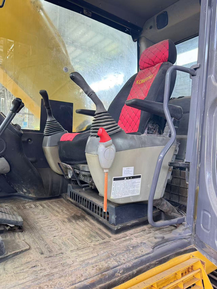Pelle sur chenille KOMATSU PC200-8: photos 6