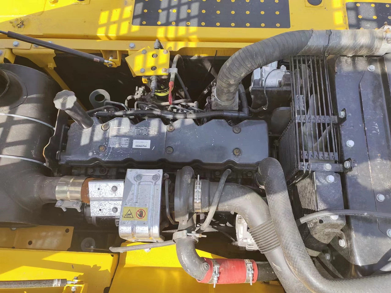 KOMATSU PC200-8N1 - Pelle sur chenille: photos 5 KOMATSU PC200-8N1 - Pelle sur chenille: photos 5