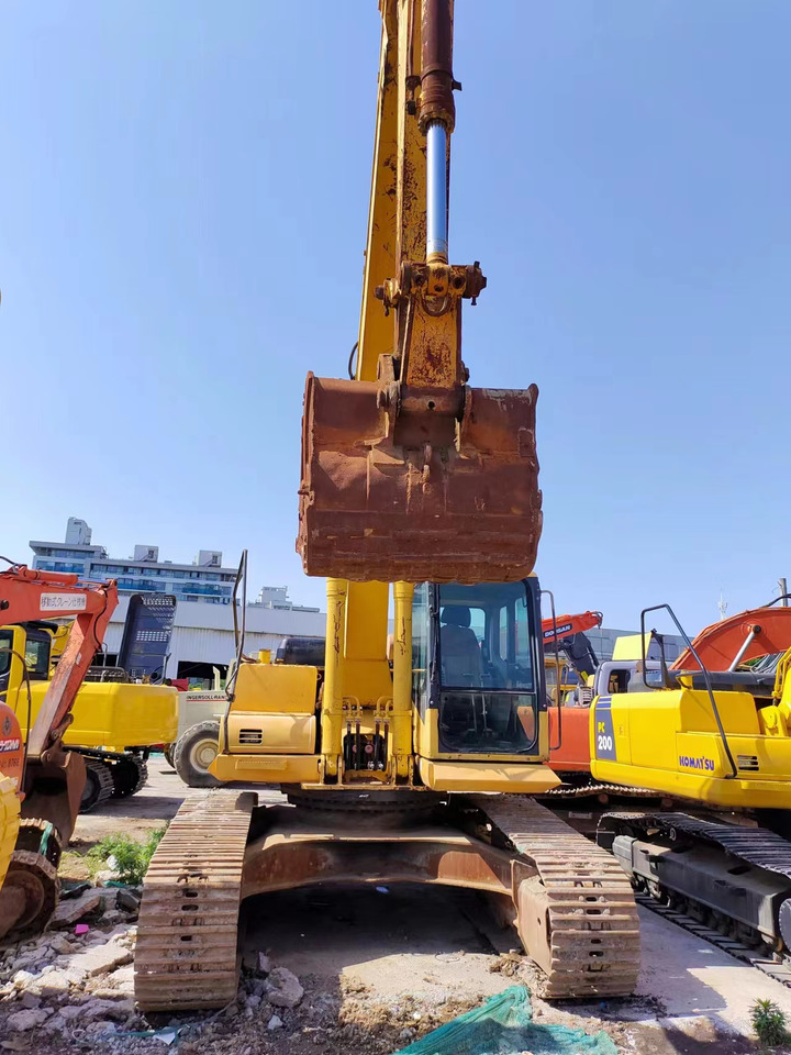 KOMATSU PC300-7 - Pelle sur chenille: photos 3 KOMATSU PC300-7 - Pelle sur chenille: photos 3