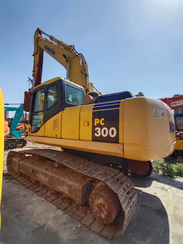 KOMATSU PC300-7 - Pelle sur chenille: photos 4 KOMATSU PC300-7 - Pelle sur chenille: photos 4