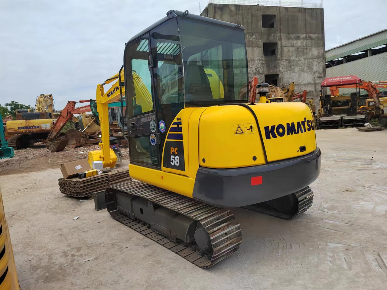 KOMATSU PC58 PC55 PC60 - Mini pelle: photos 3 KOMATSU PC58 PC55 PC60 - Mini pelle: photos 3