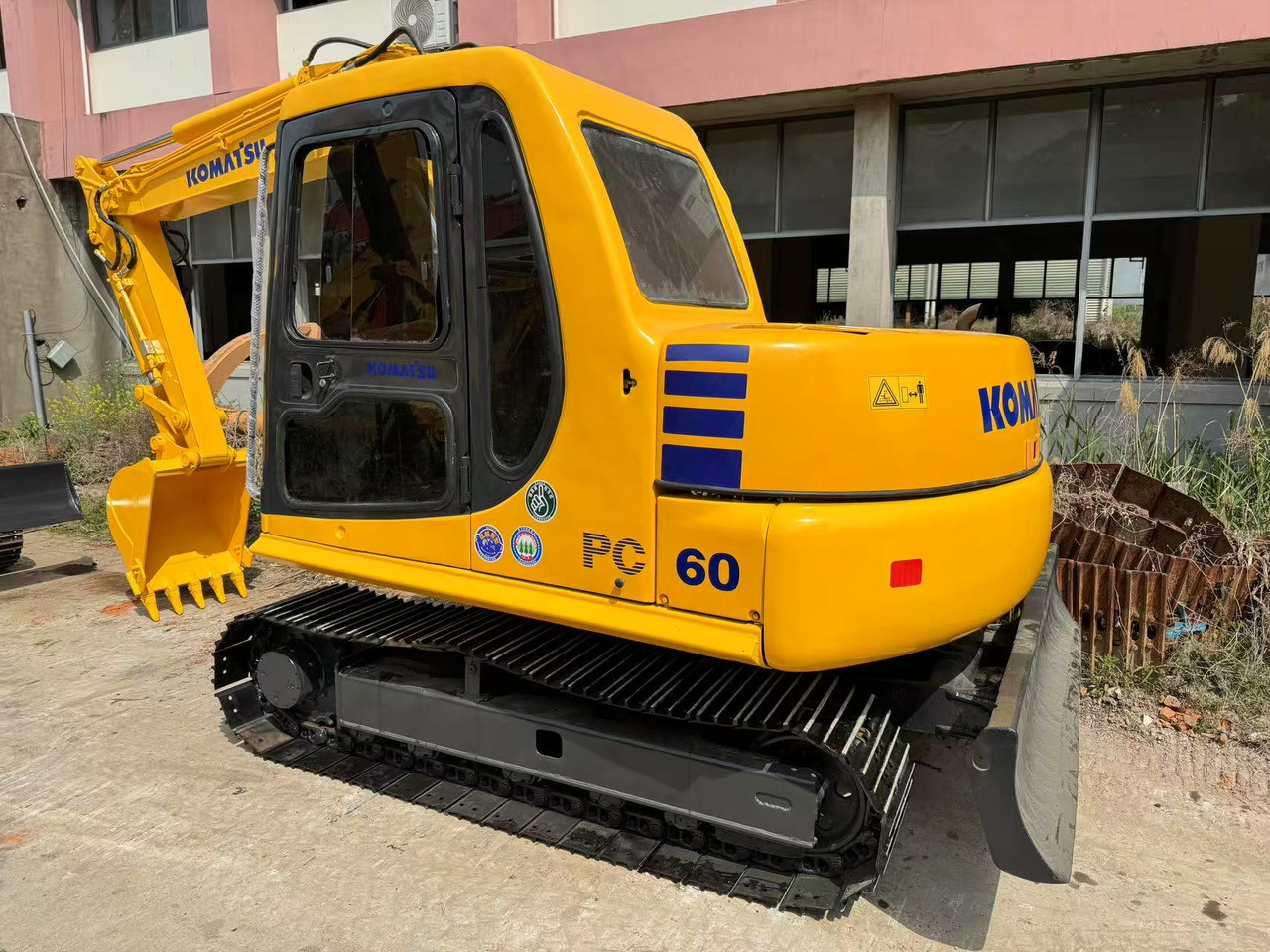 KOMATSU PC60-7 - Mini pelle: photos 1 KOMATSU PC60-7 - Mini pelle: photos 1