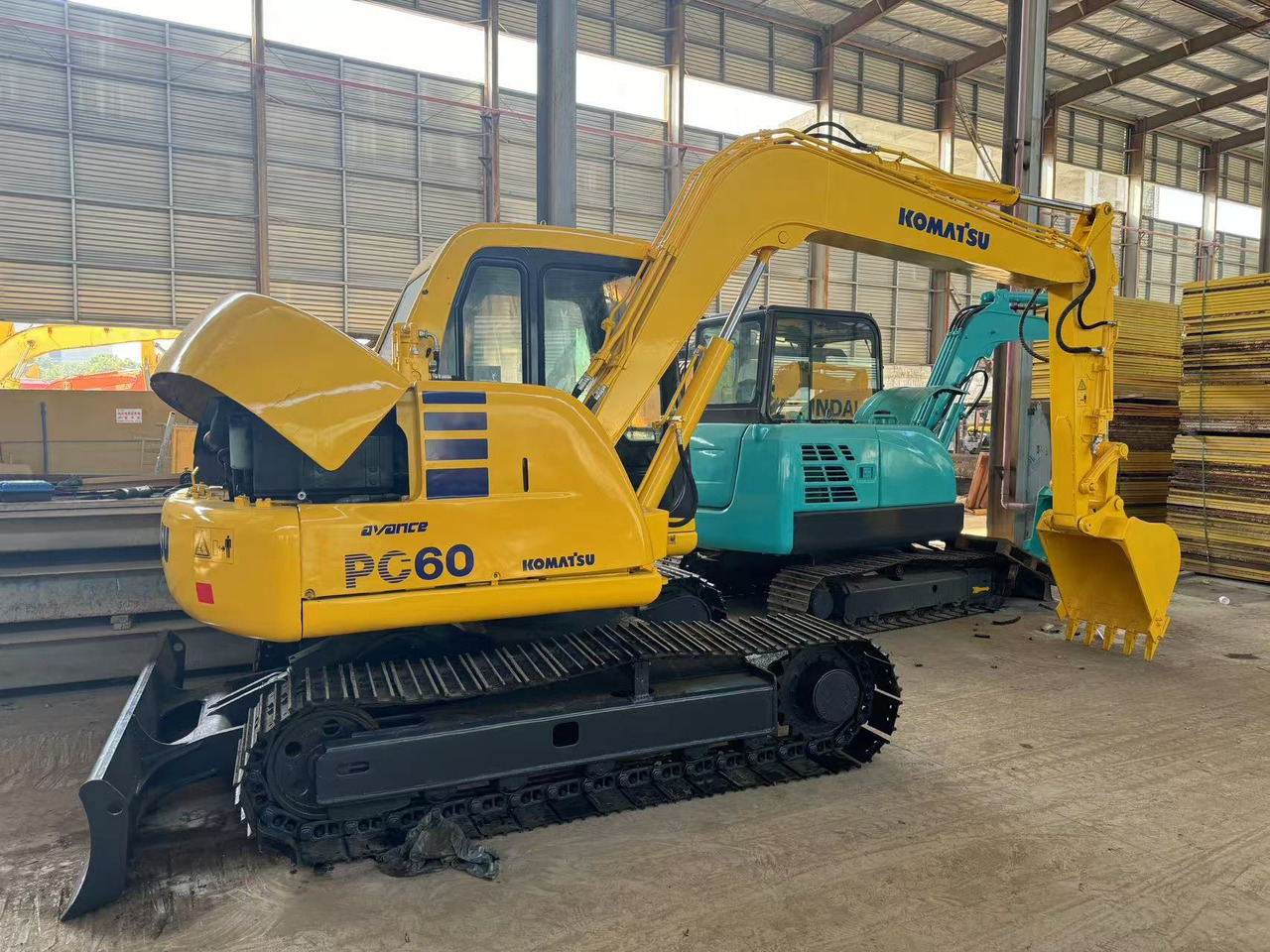 KOMATSU PC60-7 PC60 - Mini pelle: photos 3 KOMATSU PC60-7 PC60 - Mini pelle: photos 3