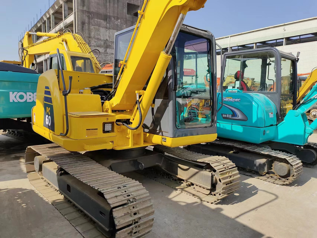 KOMATSU PC60-8 - Mini pelle: photos 3 KOMATSU PC60-8 - Mini pelle: photos 3