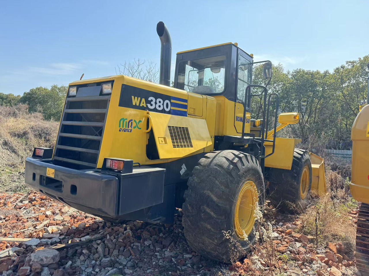 KOMATSU WA380 - Chargeuse sur pneus: photos 3 KOMATSU WA380 - Chargeuse sur pneus: photos 3