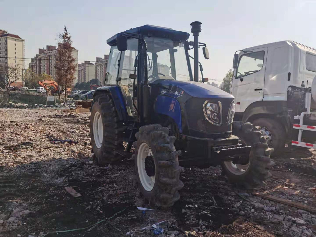 LOVOL M1104 - Tracteur agricole: photos 3 LOVOL M1104 - Tracteur agricole: photos 3