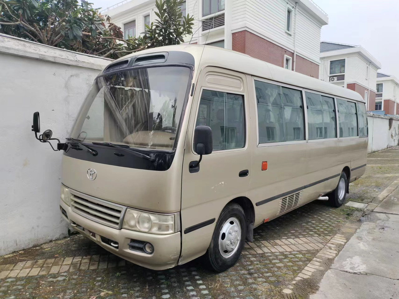 TOYOTA Coaster - Bus interurbain: photos 1 TOYOTA Coaster - Bus interurbain: photos 1