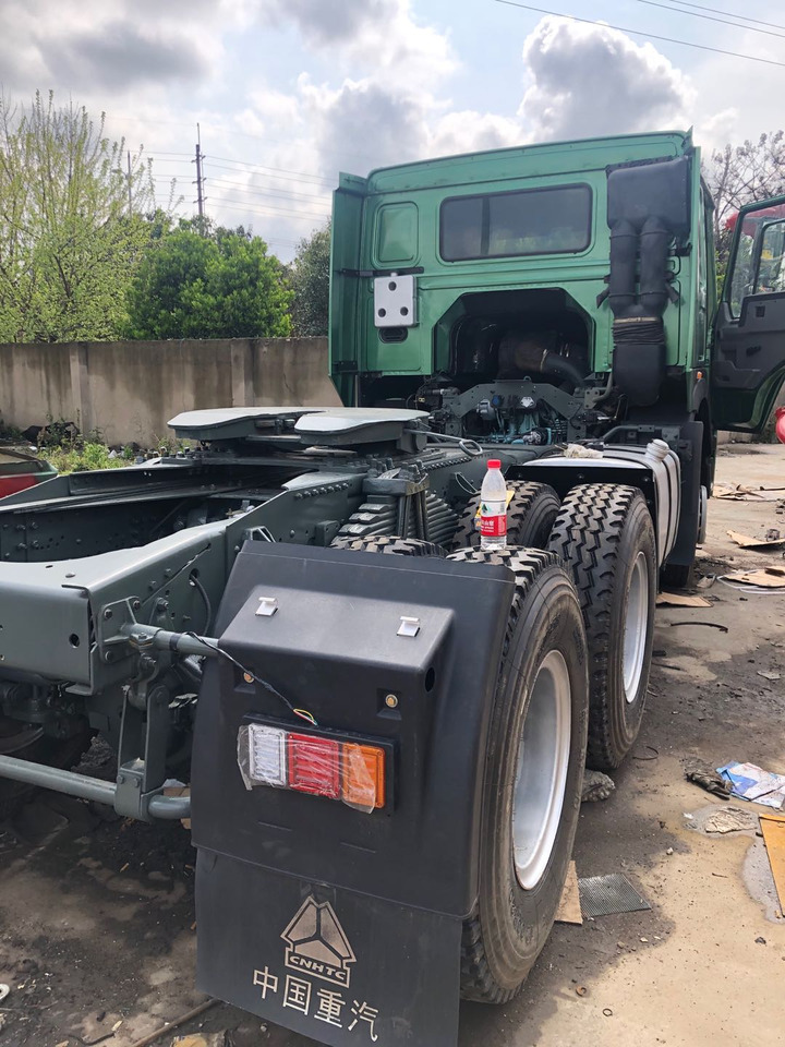 HOWO 420 - Tracteur routier: photos 3 HOWO 420 - Tracteur routier: photos 3