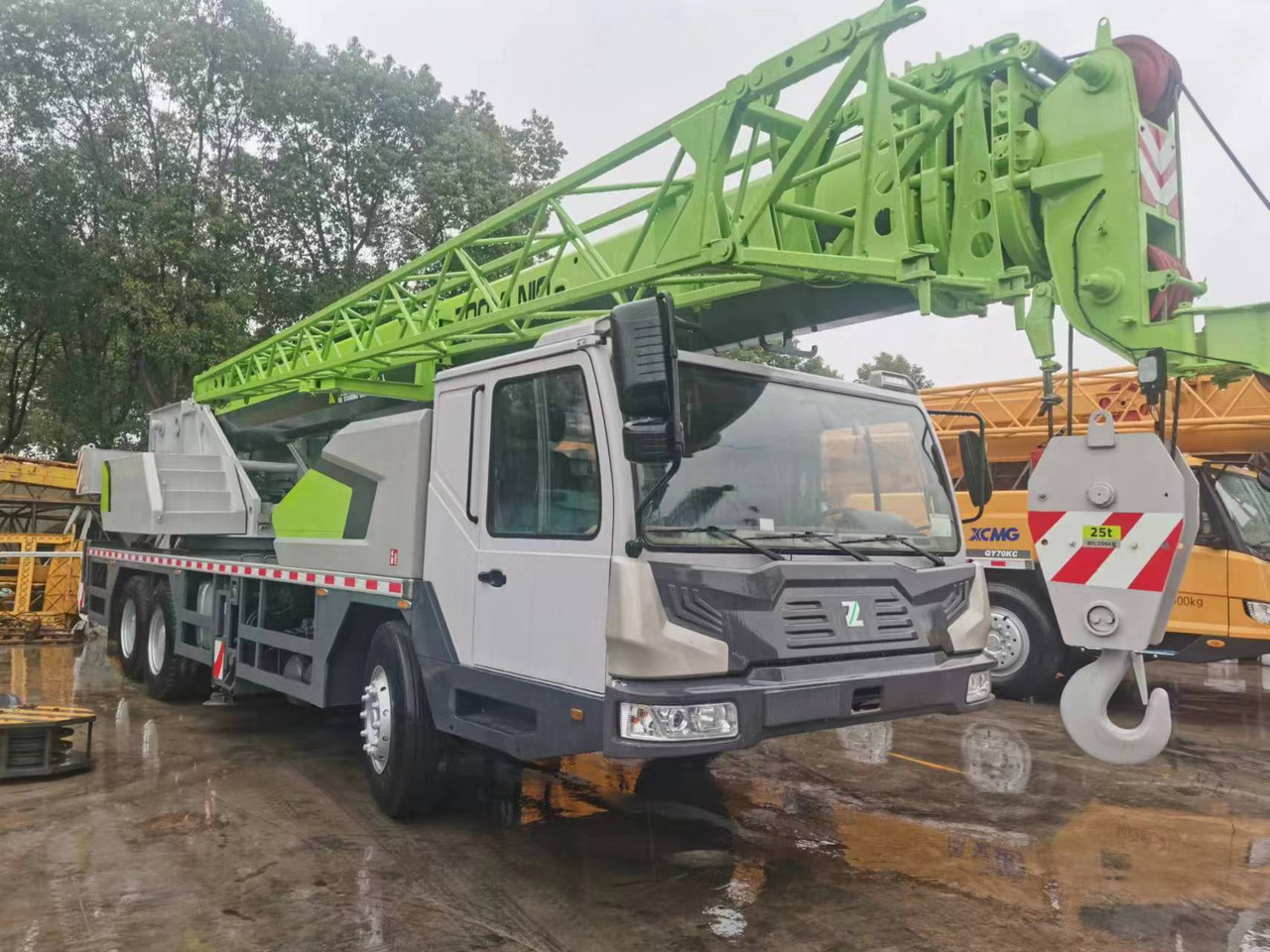 ZOOMLION ZTC251V - Grue mobile: photos 1 ZOOMLION ZTC251V - Grue mobile: photos 1