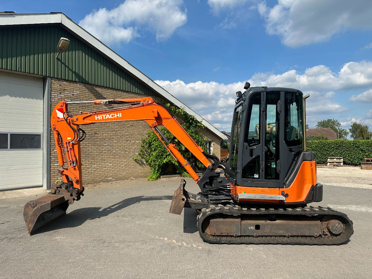 Hitachi ZX50U-2 CLR - Mini pelle: photos 1 Hitachi ZX50U-2 CLR - Mini pelle: photos 1