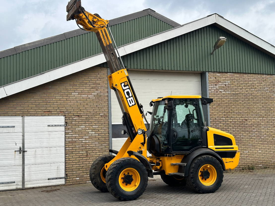 JCB TM220 SV A - Chargeuse sur pneus télescopique: photos 4 JCB TM220 SV A - Chargeuse sur pneus télescopique: photos 4