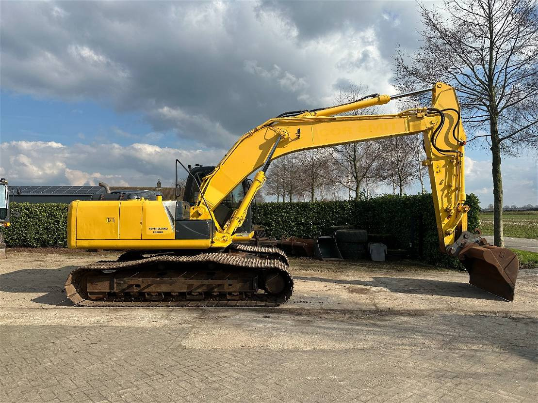 New Holland E215 - Pelle sur chenille: photos 3 New Holland E215 - Pelle sur chenille: photos 3