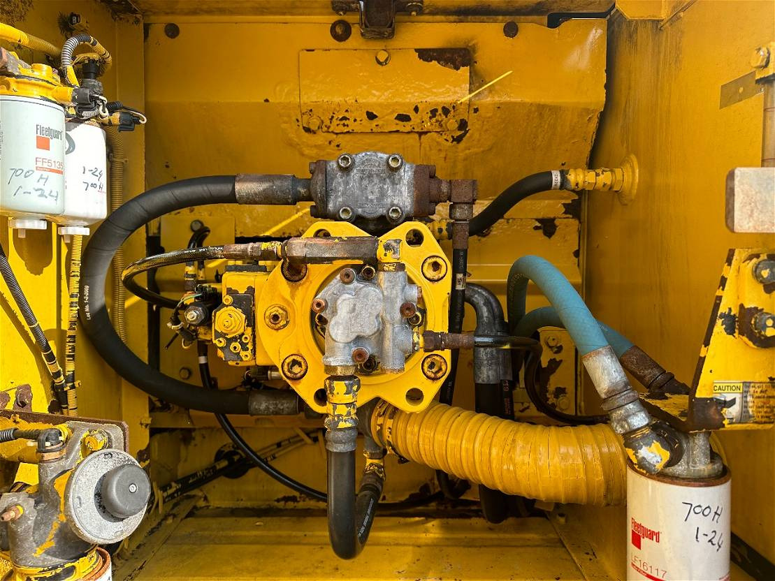 New Holland E215 - Pelle sur chenille: photos 5 New Holland E215 - Pelle sur chenille: photos 5