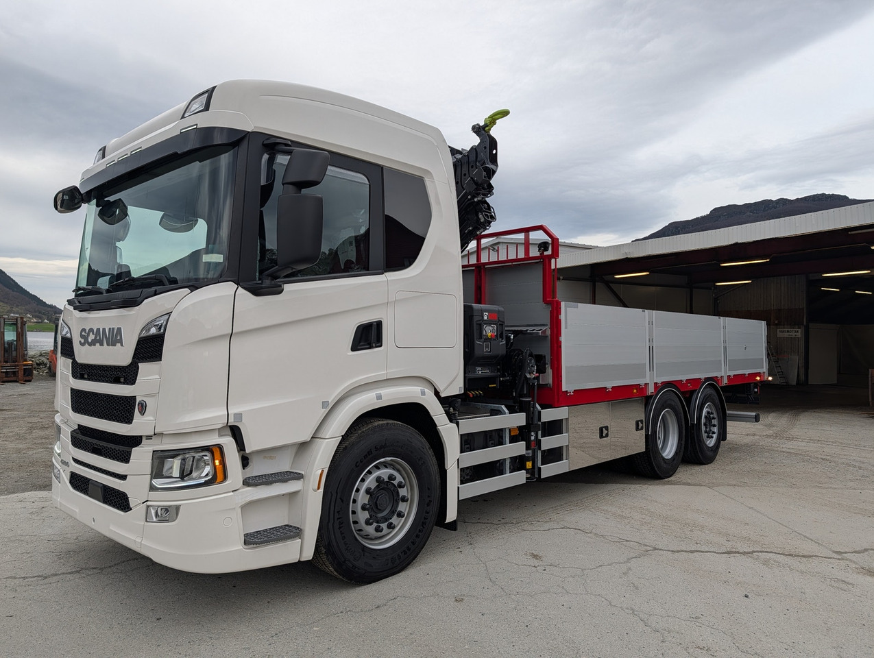Scania G420 6x2 med HIAB 232-E5 Hipro og MCE påbygg - Autre matériel: photos 3 Scania G420 6x2 med HIAB 232-E5 Hipro og MCE påbygg - Autre matériel: photos 3