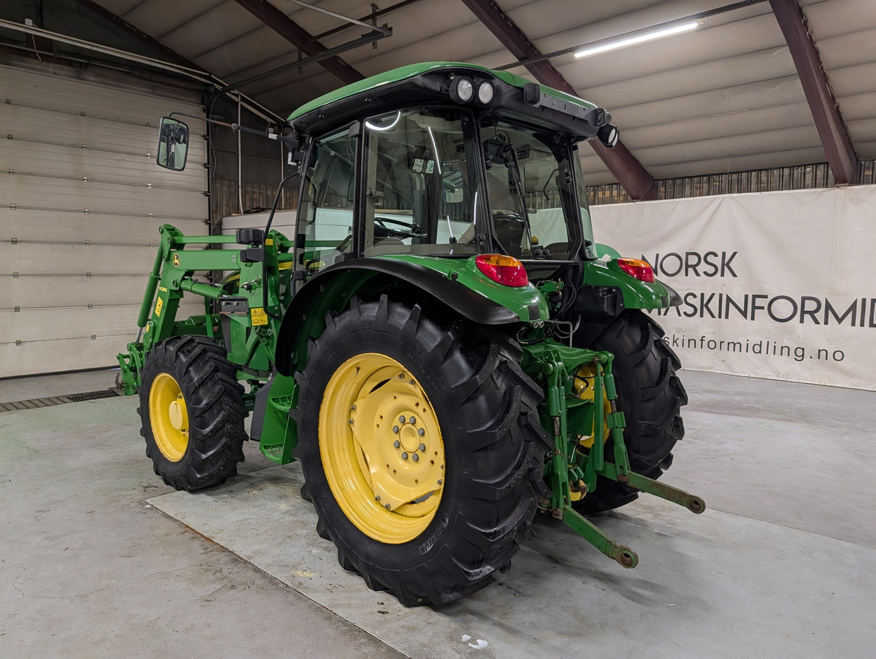 John Deere 5085M - Tracteur agricole: photos 3 John Deere 5085M - Tracteur agricole: photos 3