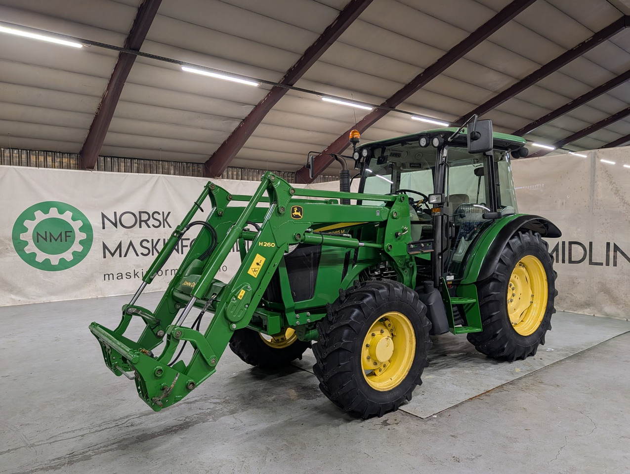 John Deere 5085M - Tracteur agricole: photos 1 John Deere 5085M - Tracteur agricole: photos 1