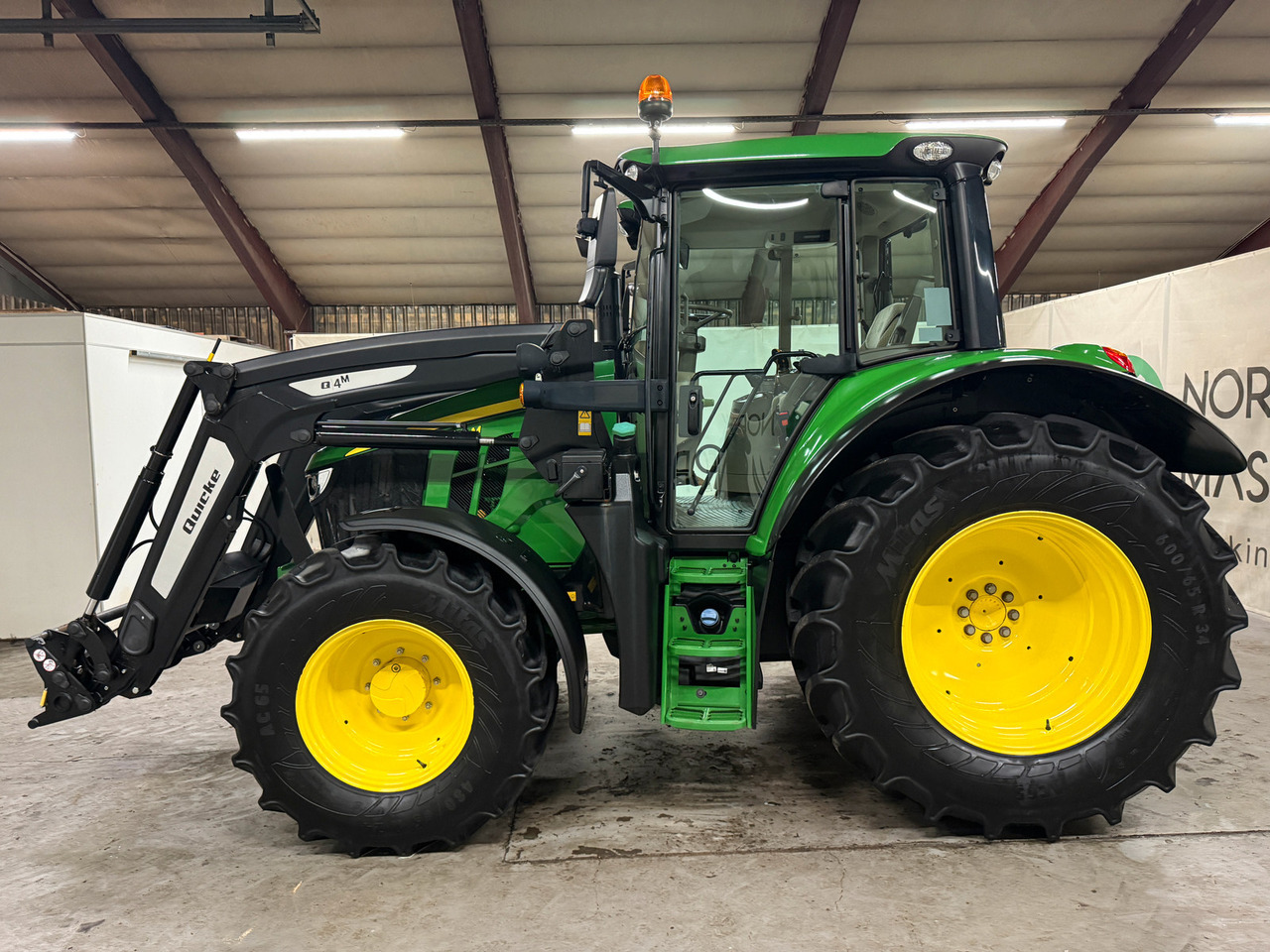 John Deere 6100M - Tracteur agricole: photos 2 John Deere 6100M - Tracteur agricole: photos 2