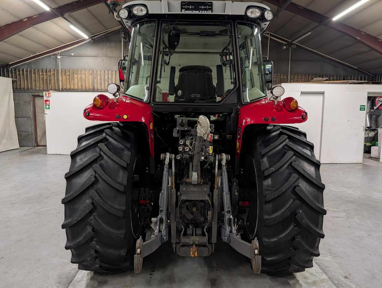 Massey Ferguson 5712S - Tracteur agricole: photos 4 Massey Ferguson 5712S - Tracteur agricole: photos 4