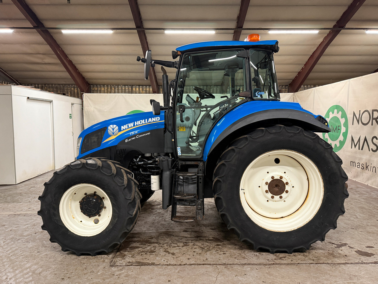 New Holland T5.115 EC - Tracteur agricole: photos 2 New Holland T5.115 EC - Tracteur agricole: photos 2