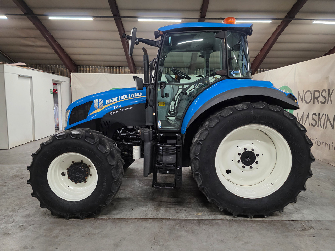 New Holland T5.115 EC - Tracteur agricole: photos 2 New Holland T5.115 EC - Tracteur agricole: photos 2