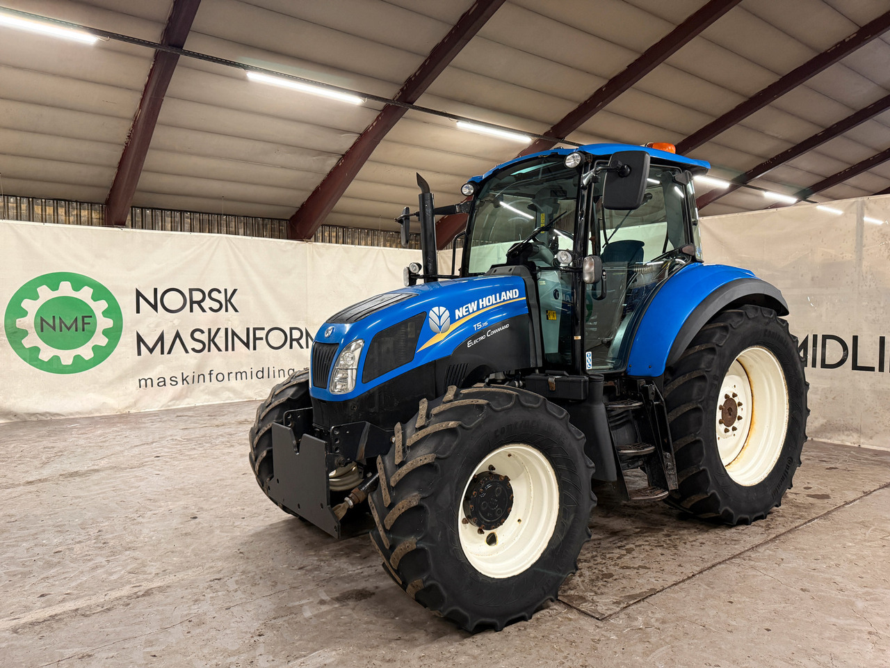 New Holland T5.115 EC - Tracteur agricole: photos 1 New Holland T5.115 EC - Tracteur agricole: photos 1