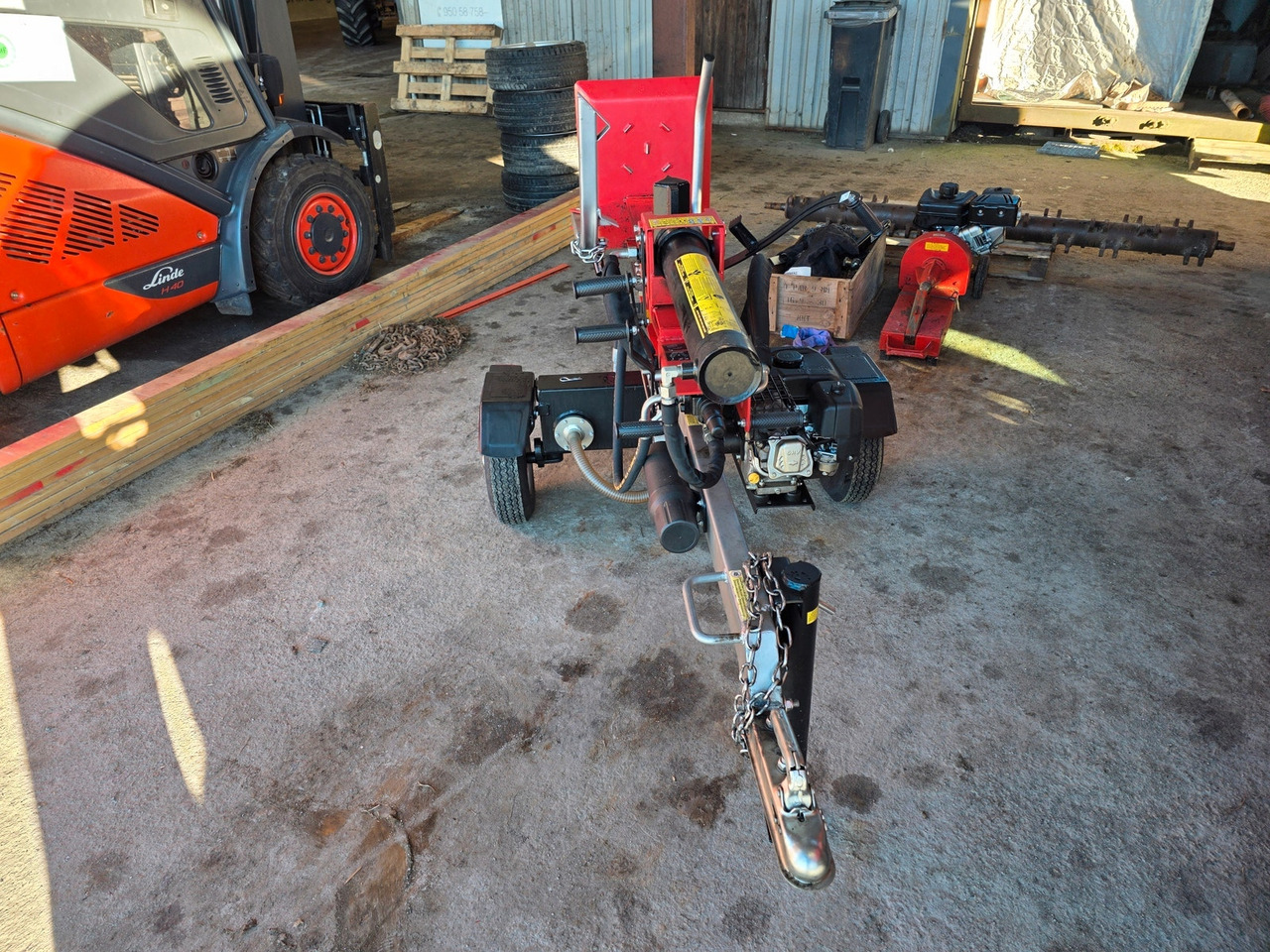 Vedkløyver med hengerfeste til bil - Fendeuse de bûches: photos 2 Vedkløyver med hengerfeste til bil - Fendeuse de bûches: photos 2