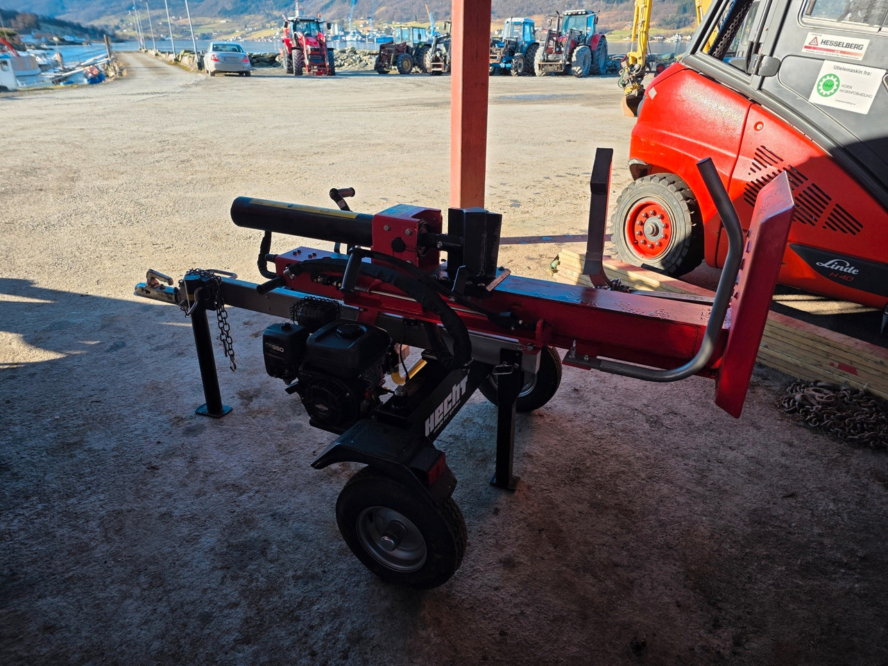 Vedkløyver med hengerfeste til bil - Fendeuse de bûches: photos 3 Vedkløyver med hengerfeste til bil - Fendeuse de bûches: photos 3