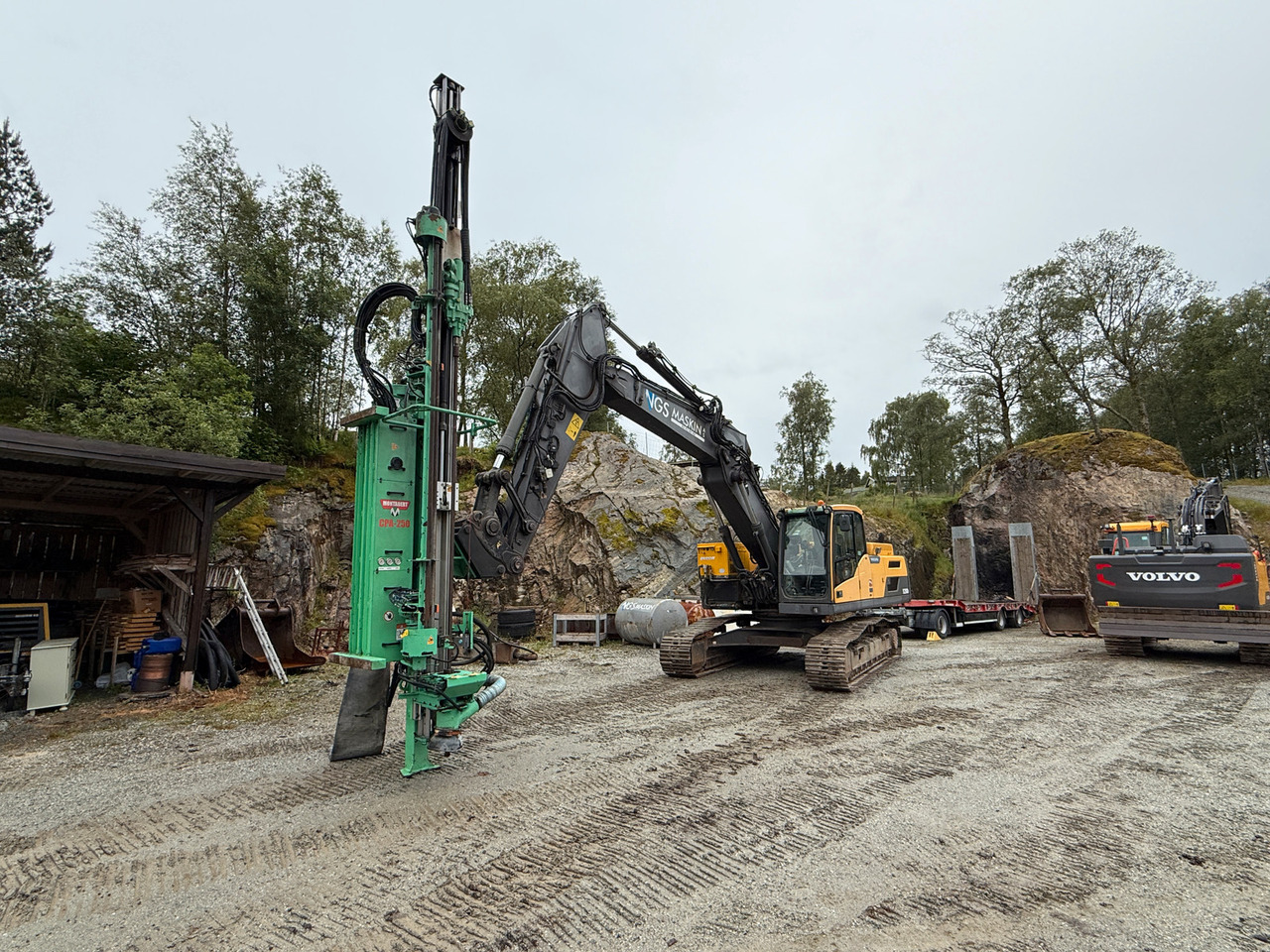 Volvo EC250DL med Montabert tårn - Pelle sur chenille: photos 1 Volvo EC250DL med Montabert tårn - Pelle sur chenille: photos 1