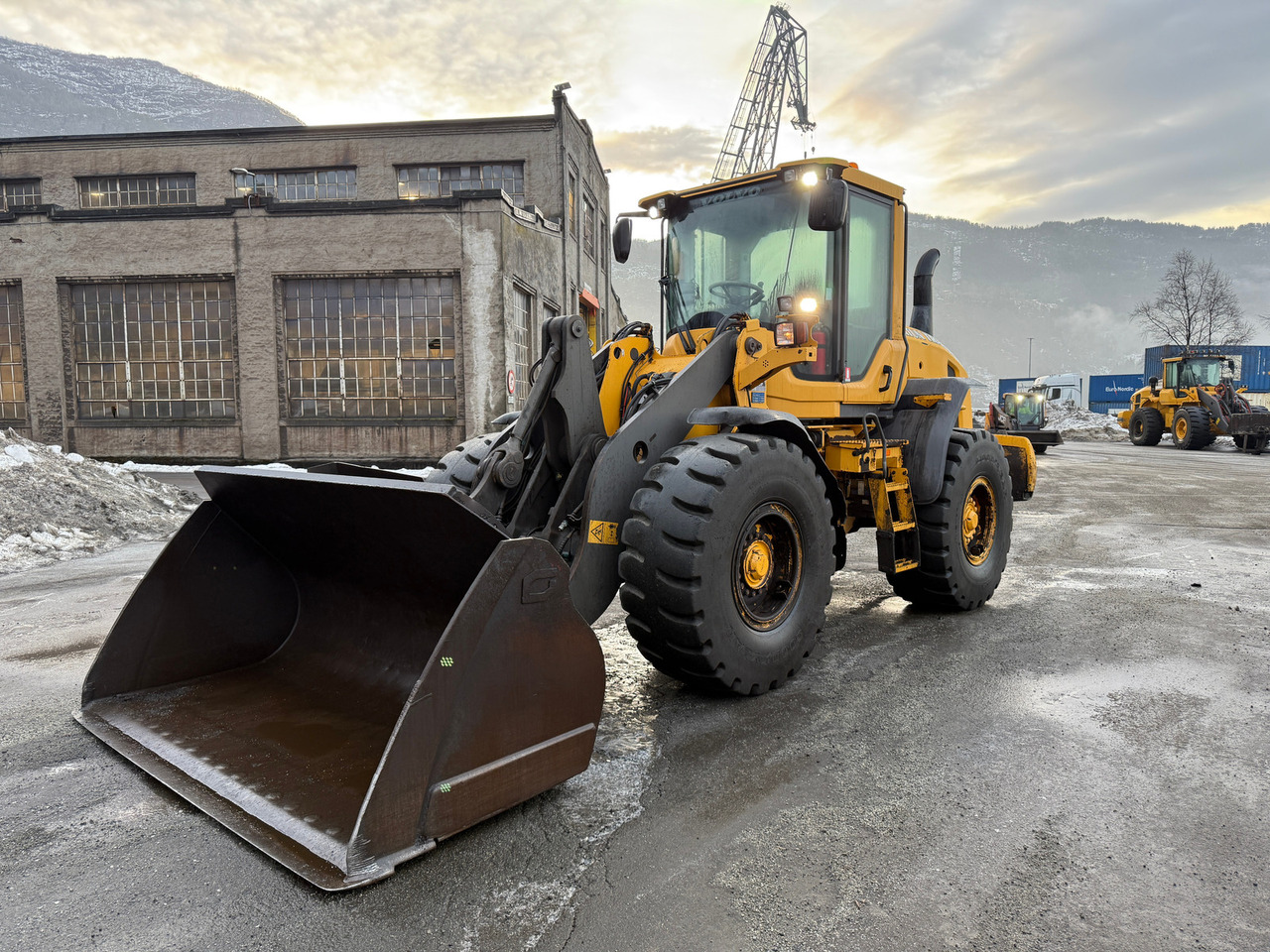 Volvo L70G - Chargeuse sur pneus: photos 1 Volvo L70G - Chargeuse sur pneus: photos 1