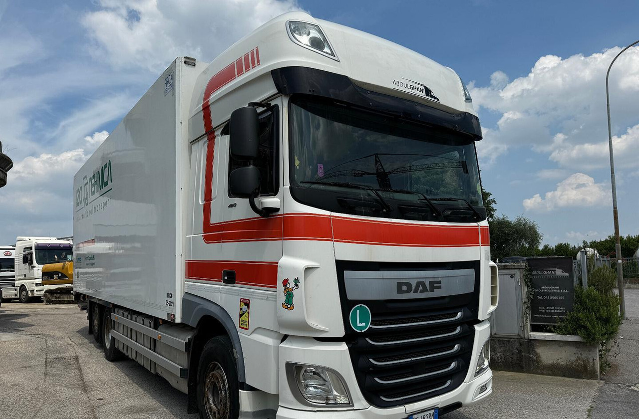 Motrice frigo DAF XF 105.460 con Sponda - Autre matériel: photos 1 Motrice frigo DAF XF 105.460 con Sponda - Autre matériel: photos 1