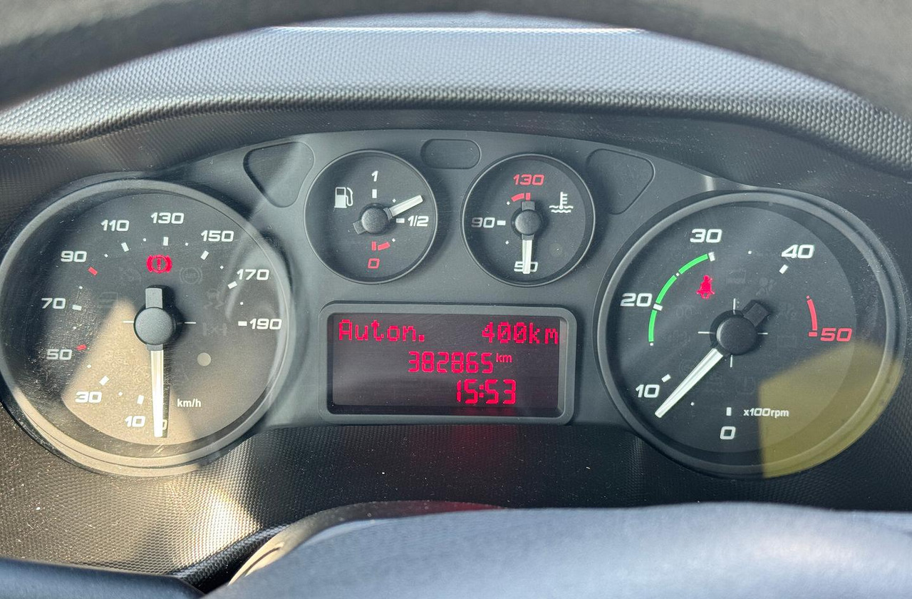 IVECO DAILY 35S15 - FRIGO FRC - PATENTE B - Utilitaire frigorifique: photos 4 IVECO DAILY 35S15 - FRIGO FRC - PATENTE B - Utilitaire frigorifique: photos 4