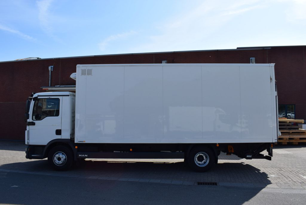 MAN TGL 8.180 Kühlkoffer 6,20mLBW 1000KG Klima - Camion frigorifique: photos 3 MAN TGL 8.180 Kühlkoffer 6,20mLBW 1000KG Klima - Camion frigorifique: photos 3
