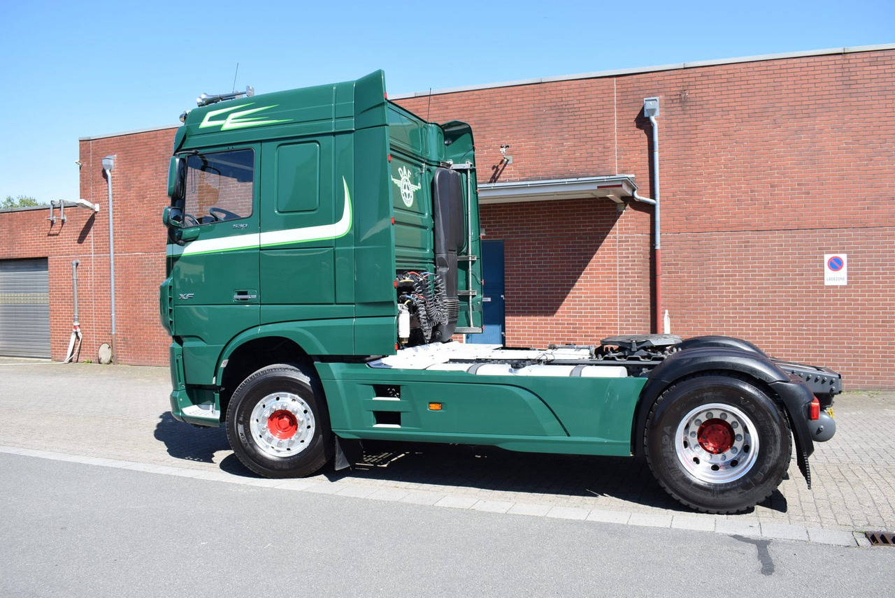 DAF XF 530 FT Retarder Leder Standklima Hydraulik - Tracteur routier: photos 4 DAF XF 530 FT Retarder Leder Standklima Hydraulik - Tracteur routier: photos 4
