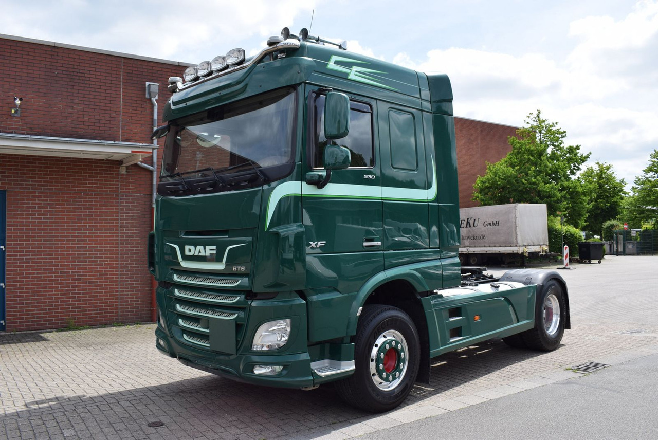 DAF XF 530 FT Retarder Leder Standklima Hydraulik - Tracteur routier: photos 1 DAF XF 530 FT Retarder Leder Standklima Hydraulik - Tracteur routier: photos 1