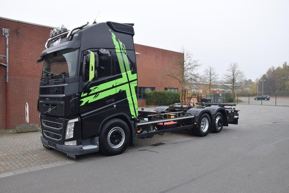 Volvo FH 460 Fahrschule 3-AchsRetarder ACC 4-Sitze - Camion porte-conteneur/ Caisse mobile: photos 1 Volvo FH 460 Fahrschule 3-AchsRetarder ACC 4-Sitze - Camion porte-conteneur/ Caisse mobile: photos 1