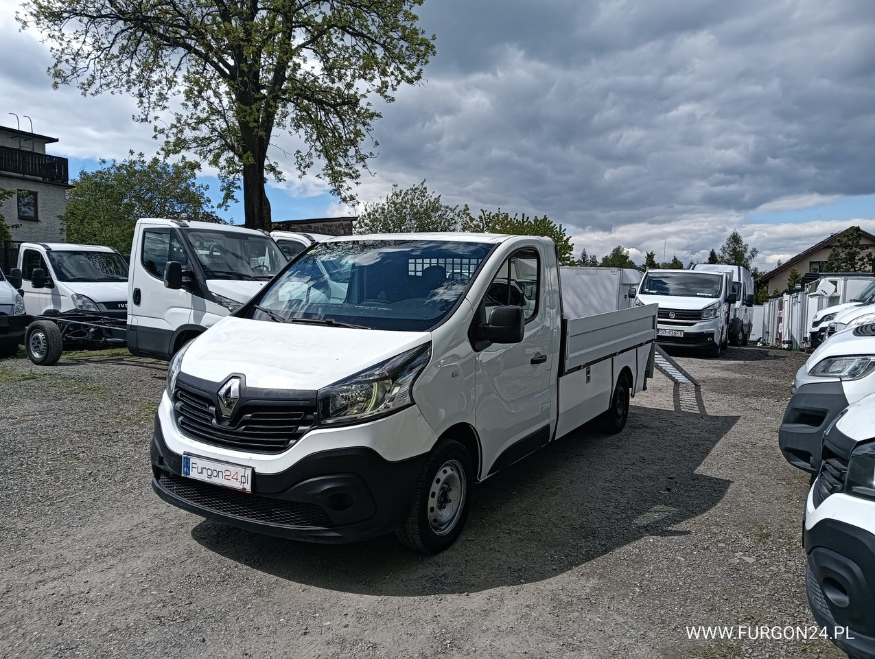 RENAULT TRAFIC SKRZYNIA PAKA Z NAJAZDAMI I PÓŁKAMI NR 689 - Utilitaire plateau: photos 1 RENAULT TRAFIC SKRZYNIA PAKA Z NAJAZDAMI I PÓŁKAMI NR 689 - Utilitaire plateau: photos 1