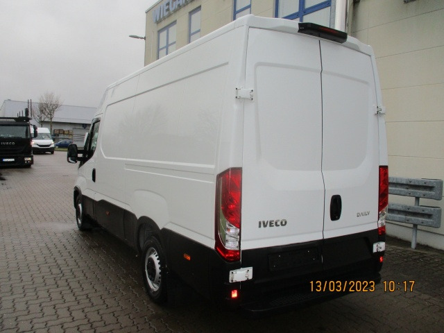 IVECO Daily 35S16V - Fourgon utilitaire: photos 4 IVECO Daily 35S16V - Fourgon utilitaire: photos 4