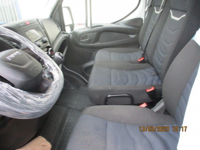 IVECO Daily 35S16V - Fourgon utilitaire: photos 5 IVECO Daily 35S16V - Fourgon utilitaire: photos 5