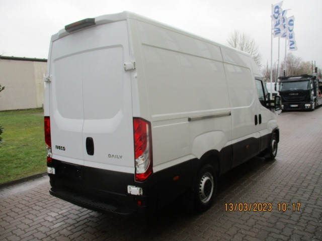 IVECO Daily 35S16V - Fourgon utilitaire: photos 3 IVECO Daily 35S16V - Fourgon utilitaire: photos 3
