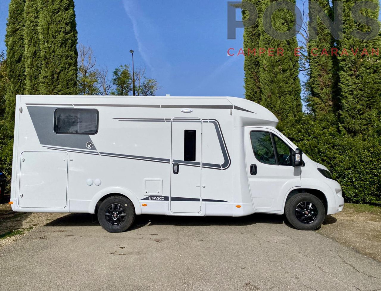 Camping-car profilé neuf ETRUSCO T 6900 SB: photos 1