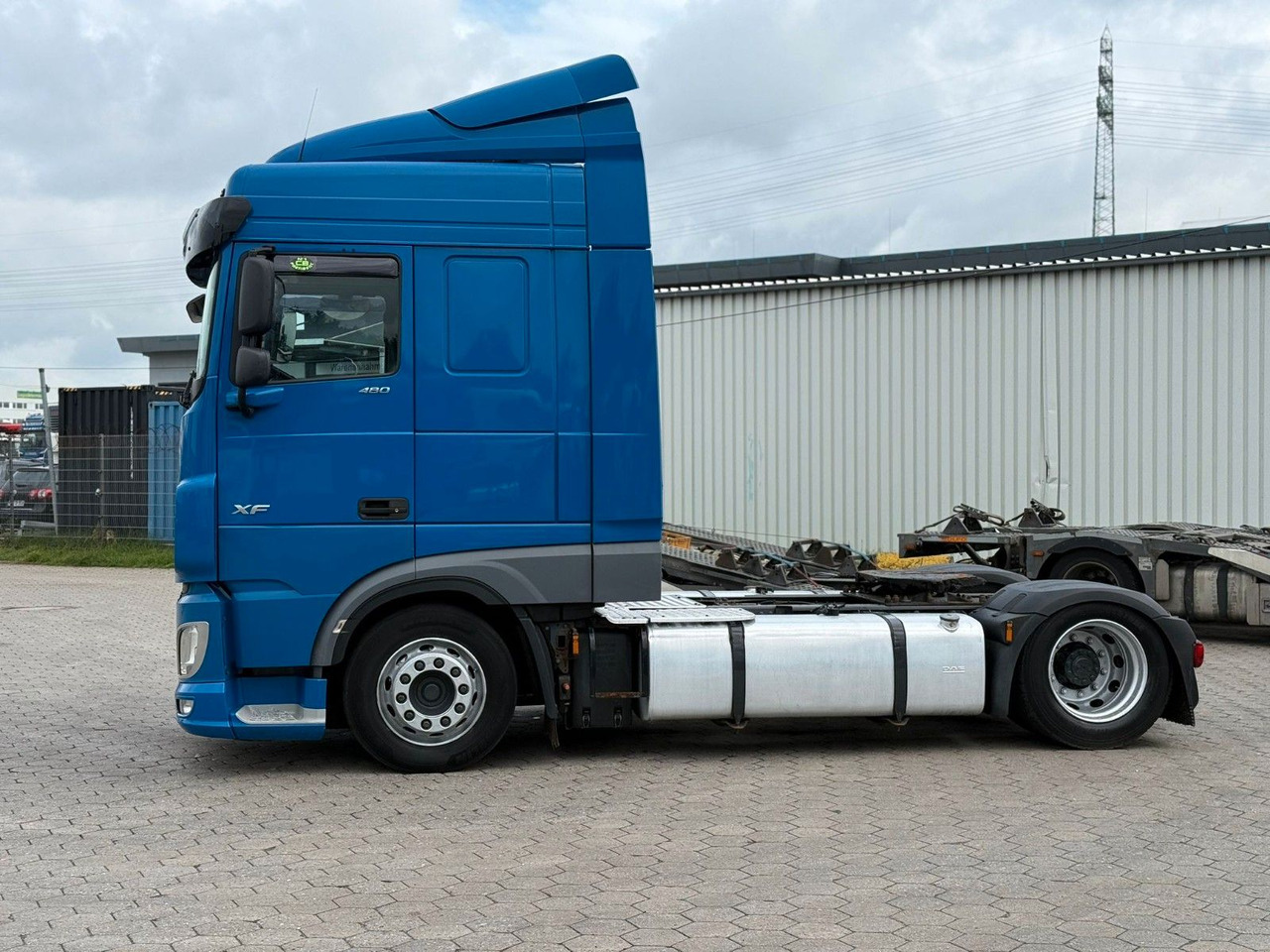 DAF XF 480 Low +Retarter+2xTank - Tracteur routier: photos 5 DAF XF 480 Low +Retarter+2xTank - Tracteur routier: photos 5