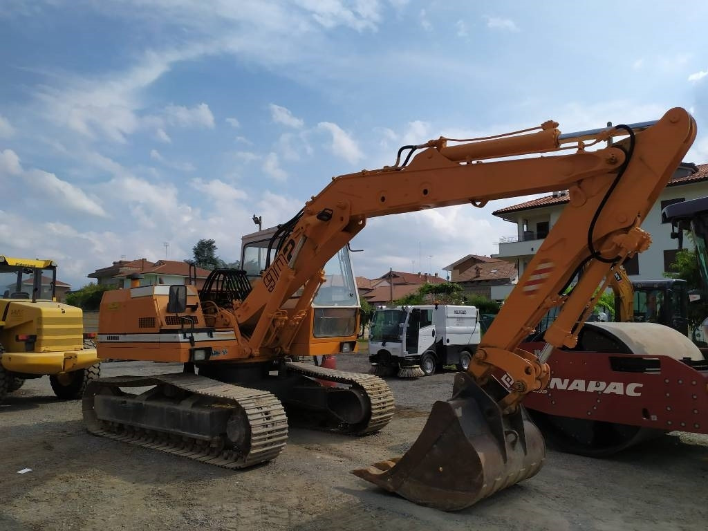Liebherr 902 - Pelle sur chenille: photos 1 Liebherr 902 - Pelle sur chenille: photos 1