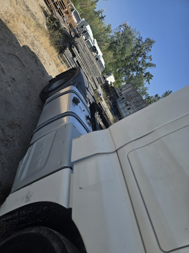 MAN TGX 18-480 - Tracteur routier: photos 4 MAN TGX 18-480 - Tracteur routier: photos 4