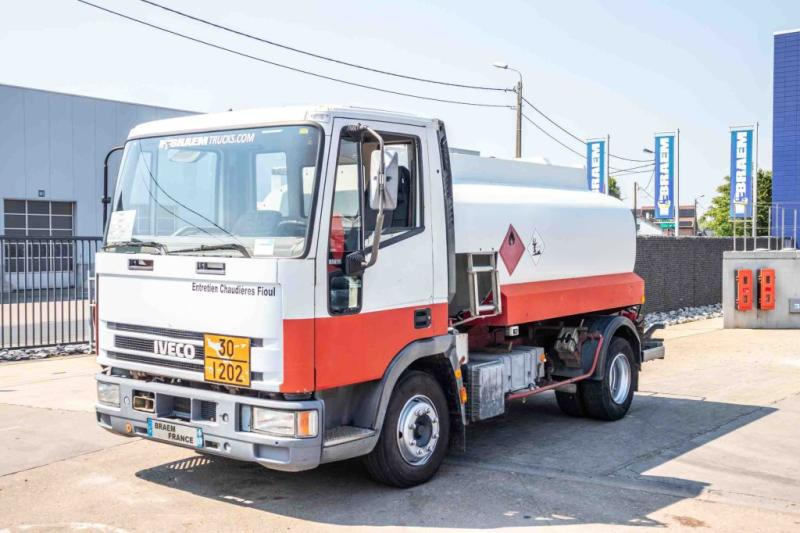 Iveco 85E15+ CITERNE 5000 L - Camion citerne: photos 1 Iveco 85E15+ CITERNE 5000 L - Camion citerne: photos 1