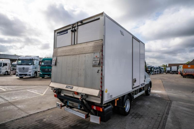 Iveco DAILY 35C180 HI MATIC+CARRIER XERIOS 5+ DHOLLANDIA - Utilitaire frigorifique: photos 4 Iveco DAILY 35C180 HI MATIC+CARRIER XERIOS 5+ DHOLLANDIA - Utilitaire frigorifique: photos 4