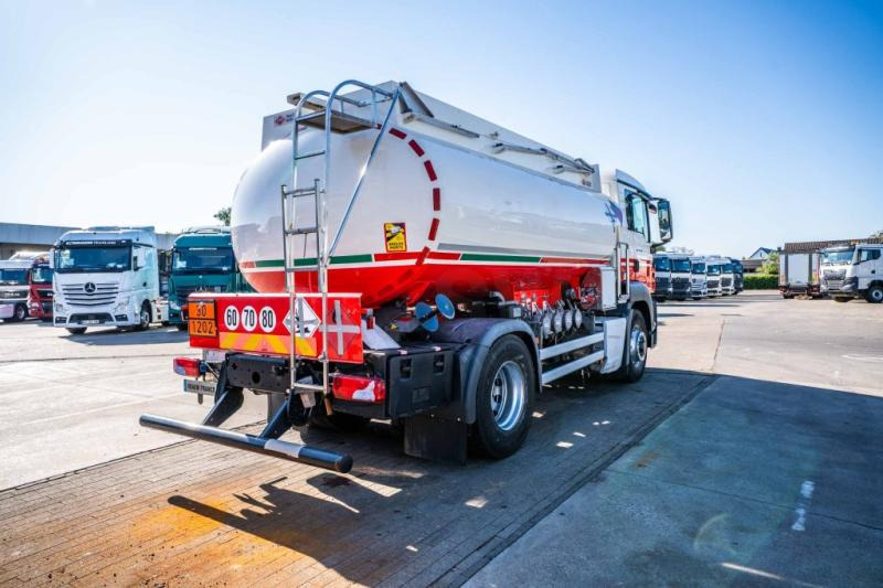 MAN TGS 18.400 4x4H +CM 11.500L /4 COMP - Camion citerne: photos 4 MAN TGS 18.400 4x4H +CM 11.500L /4 COMP - Camion citerne: photos 4